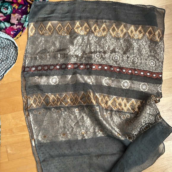 1️⃣1️⃣Lot of 11 Random Scarves/Wraps/Shawls Varying Materials/Brands/Colors/Size - Picture 12 of 17